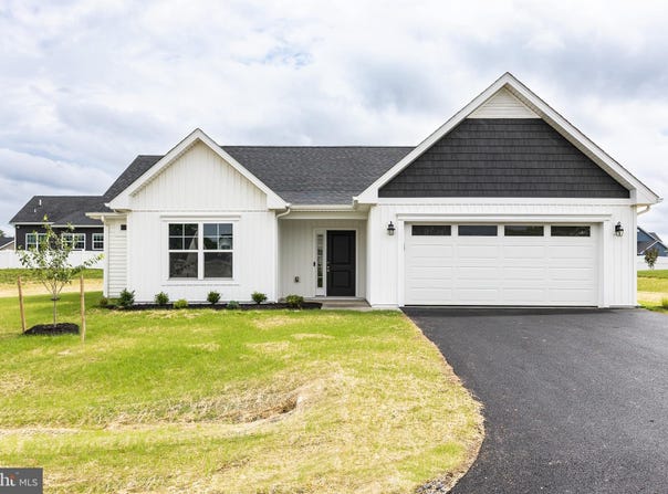 660 BARREL RACE ROAD, MARTINSBURG, WV 25404