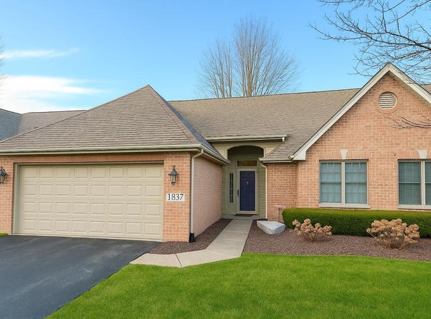 1837 Windfield Drive, Munster, IN 46321