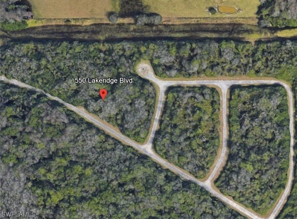552 Lakeridge Boulevard, Lehigh Acres, FL 33972