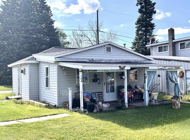 144 Case, Kingsford, MI 49802