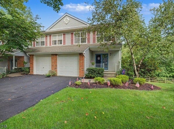 42 HICKORY WAY, Mount Arlington Boro, NJ 07856-1370