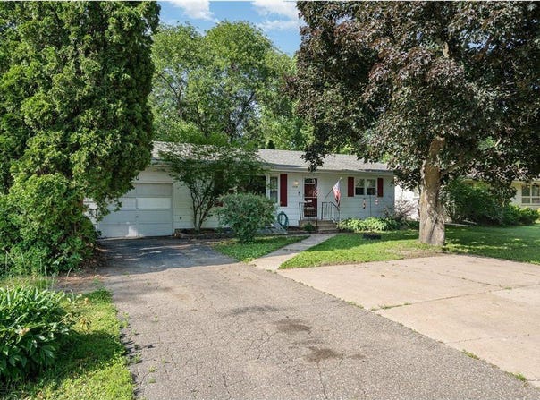 13160 N 2nd Avenue, Lindstrom, MN 55045