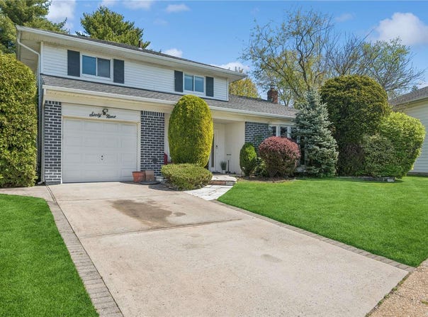 69 Sunnyside Lane, Oyster Bay, NY 11590