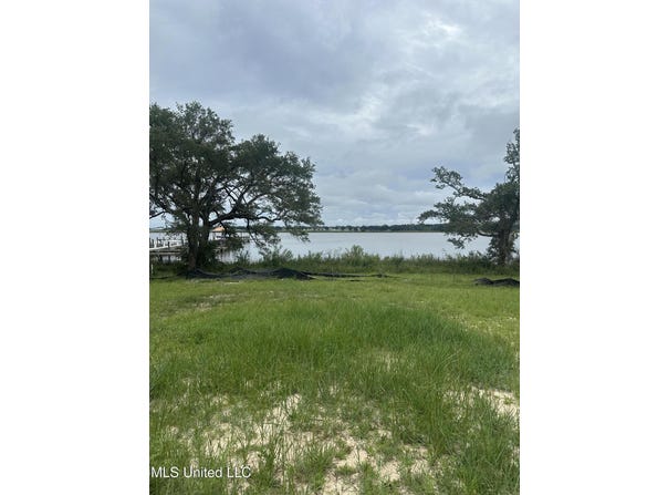 Savannah Estates Boulevard, Biloxi, MS 39532