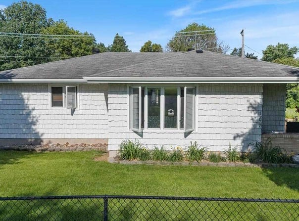 107 S Van Buren, Eveleth, MN 55734