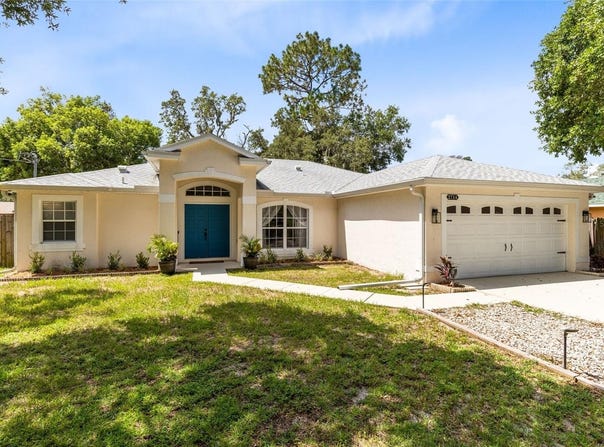 2714 BALKAN STREET, APOPKA, FL 32703