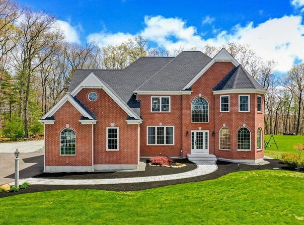 15 Ridge Rd, Wrentham, MA 02093