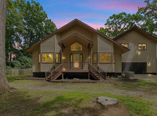 2164 Georgeland Dr, Waterford, MI 48329