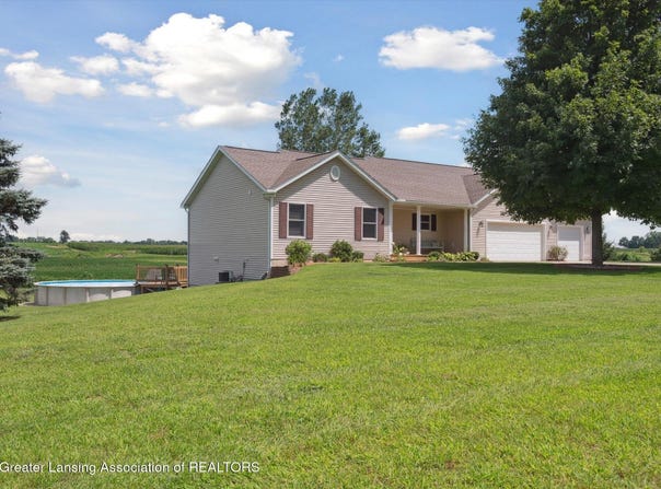 2807 Morgan Road, Eaton Rapids, MI 48827