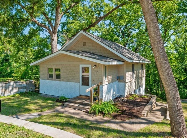 831 GRACE Street, COUNCIL BLUFFS, IA 51503