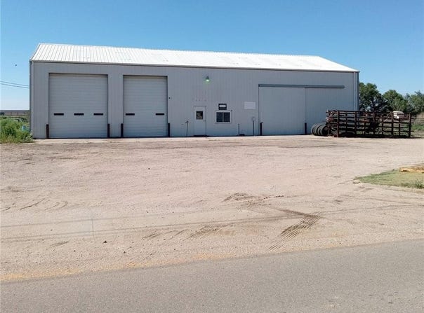 310 W La Lande Avenue, Sublette, KS 67877