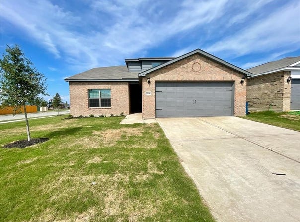 1946 Canterbury Drive, Seagoville, TX 75159