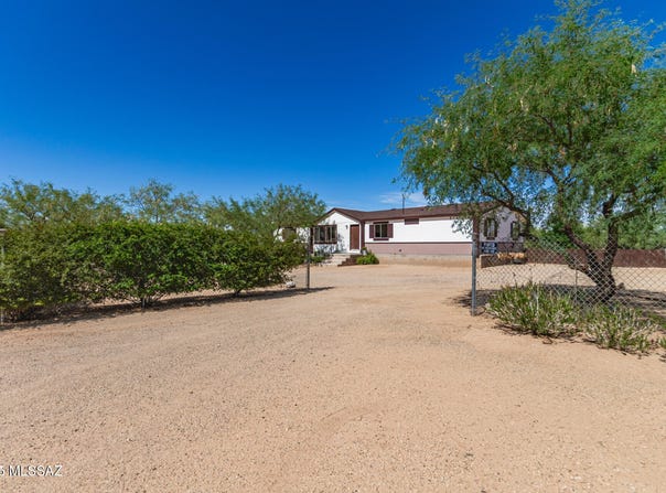 13715 E Greystokes Drive, Vail, AZ 85641