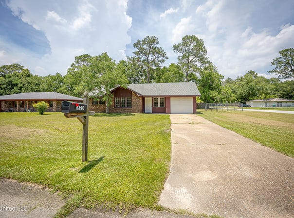 1520 Kingfisher Drive, Gautier, MS 39553