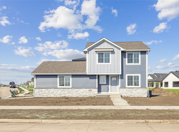 4376 Westgate Parkway, Clive, IA 50325