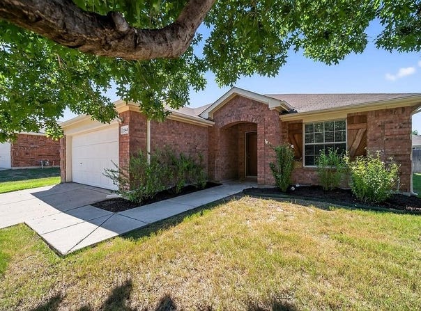 1245 Mountain Peak Drive, Fort Worth, TX 76052