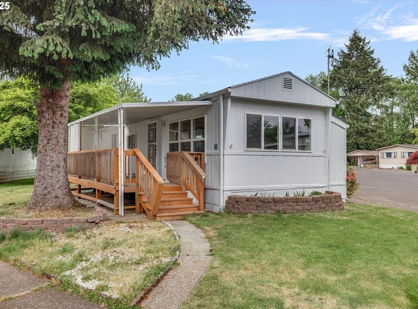 570 N 10TH AVE, Cornelius, OR 97113