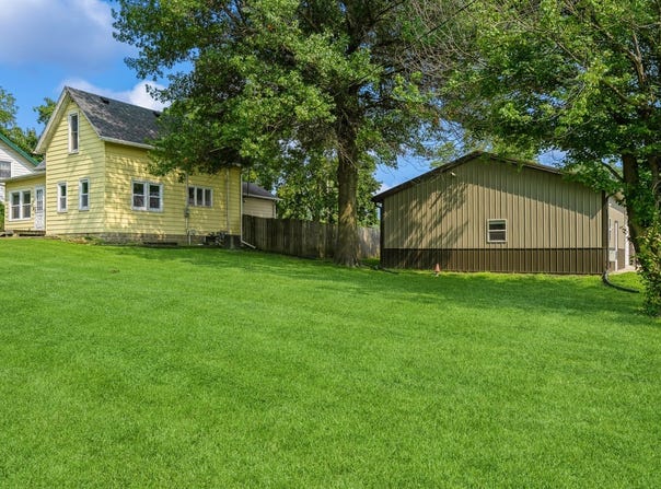 109 E Clanton Street, St Charles, IA 50240