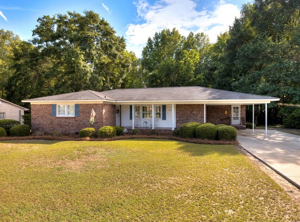 623 Woodside Drive, Manning, SC 29102