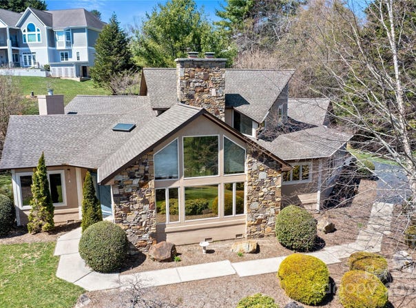 3001 Hickory Nut Trail, Hendersonville, NC 28739