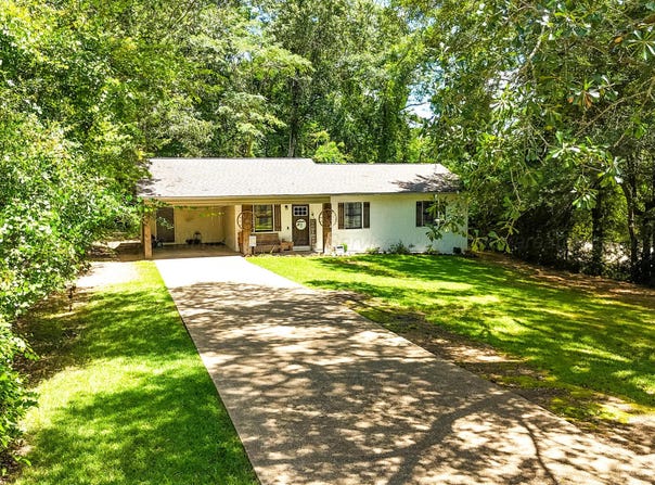322 SW 8TH St, Fayette, AL 35555