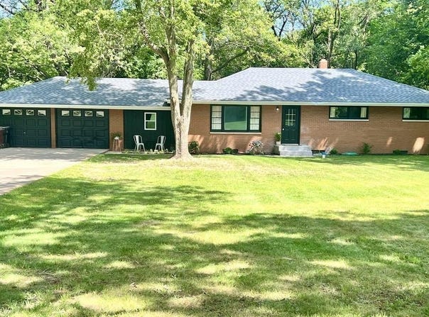 24255 Layton Road, South Bend, IN 46614