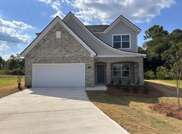 359 Black Oak Drive, Smiths Station, AL 36877
