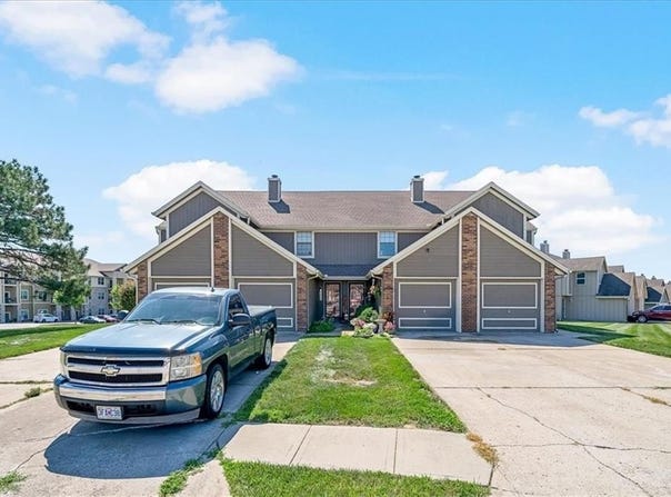 518 NE 6th Street, Blue Springs, MO 64014