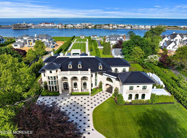 27 N Ward Avenue, Rumson, NJ 07760