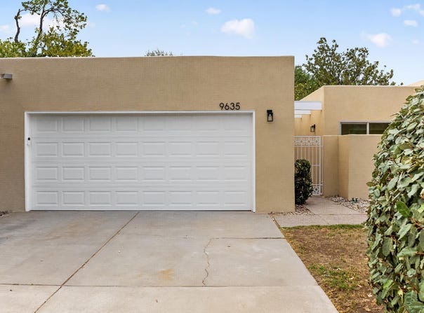 9635 Village Green Drive NE, Albuquerque, NM 87111