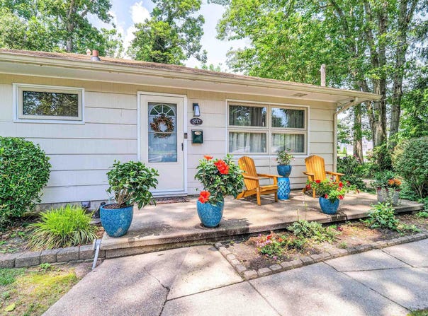 1017 Oak Ave, Linwood, NJ 08221