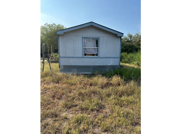 6256 Fm 1628, Adkins, TX 78263
