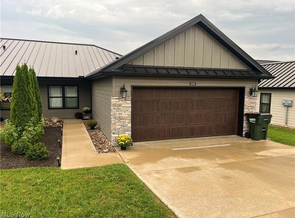 1002 Sycamore Lane, Millersburg, OH 44654