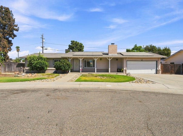 1738 West Monte Vista Avenue, Visalia, CA 93277