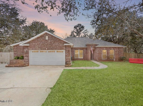 2617 Shelby Lane, Ocean Springs, MS 39564