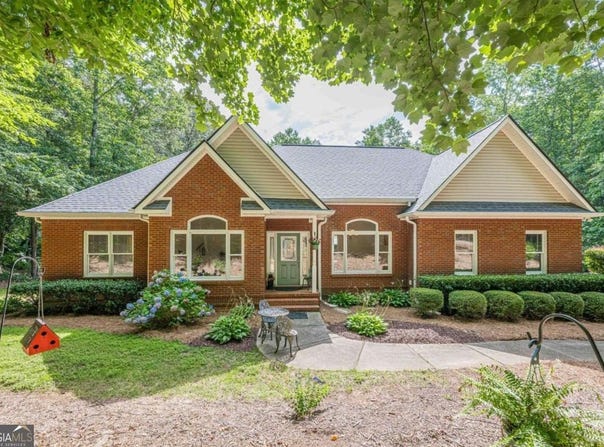 1498 Pinyan, Canton, GA 30115