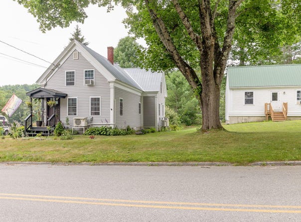 147 N main Street, Monmouth, ME 04265