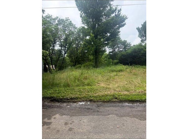 824 S IZARD STREET, Forrest City, AR 72335