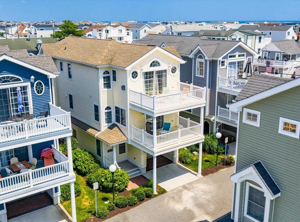85 85th Street, Sea Isle City, NJ 08243