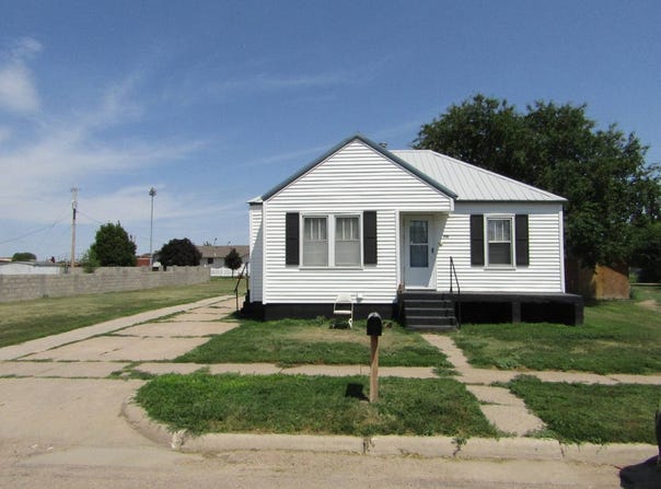 516  Cornell Ave, Oakley, KS 67748