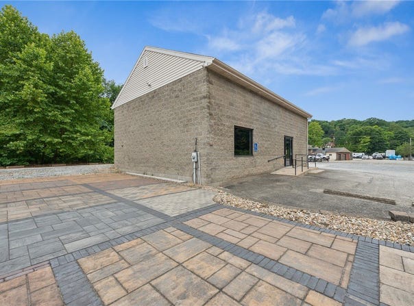 2704 Lincoln Way, White Oak, PA 15131