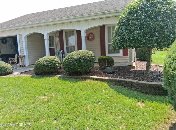 3 Weybridge Place, Manchester, NJ 08759