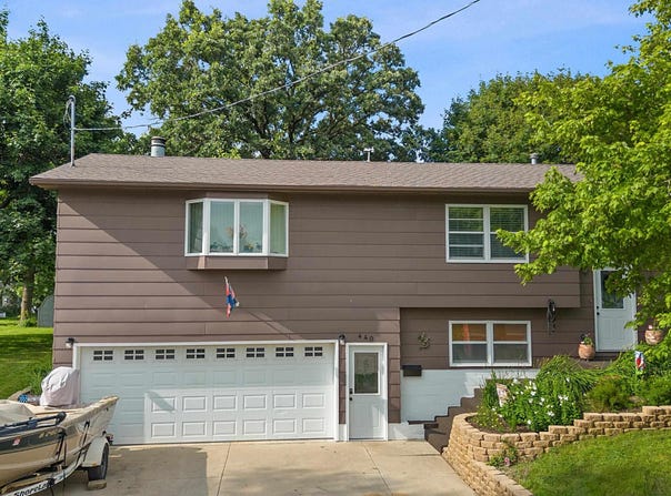 440 W 9th Street, Garner, IA 50438