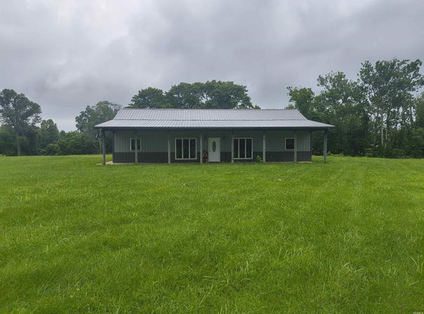 1230 S Iron Mountain Road, Bloomfield, IN 47424-7461