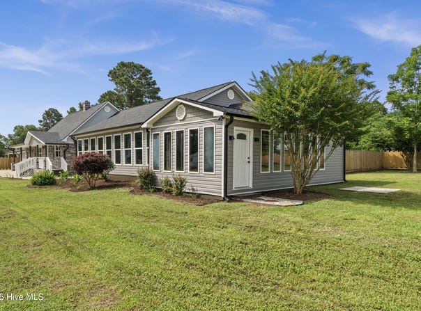 705 Bullard Street, Roseboro, NC 28382
