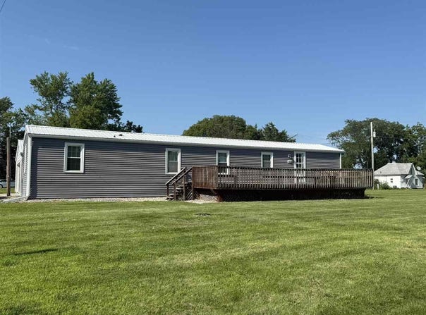 415 Hendricks St, IA 52325
