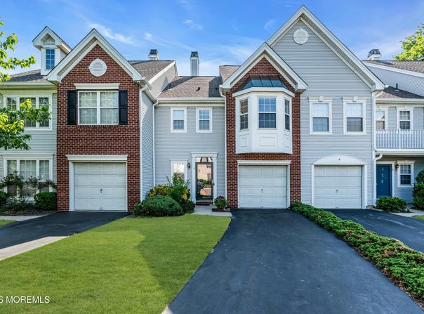 9 Beacon Court, Holmdel, NJ 07733