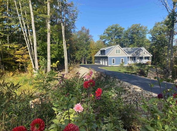 16 Christopher Court, Wolfeboro, NH 03894