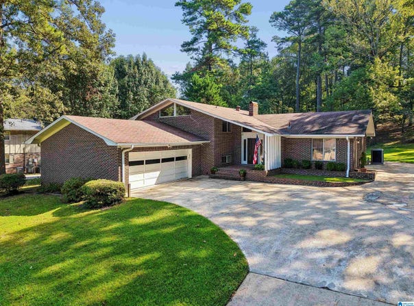 923 PINEHAVEN DRIVE, HUEYTOWN, AL 35023