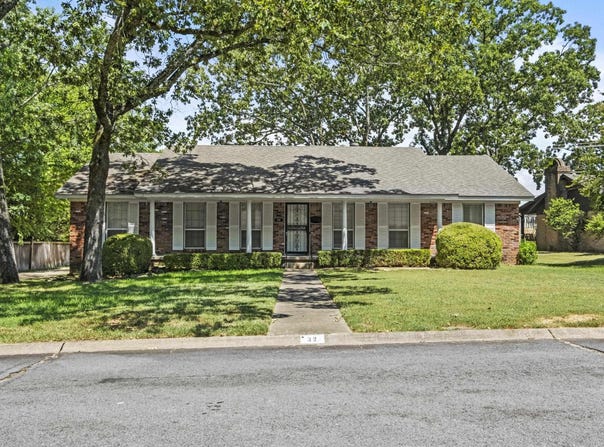 32 Desoto Circle, North Little Rock, AR 72116